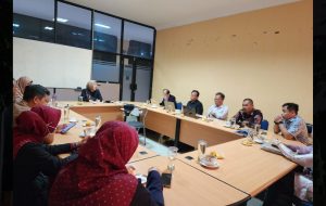 Read more about the article Dekan FISIP Unila Hadiri Rapat Dosen di Program S3 PSDP FISIP Unila