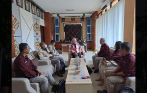 Read more about the article Dekan FISIP Unila menyambut Dekan FISIP UPN Veteran Yogyakarta