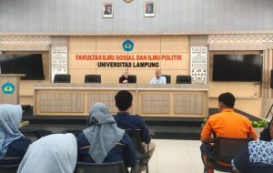 Read more about the article Dekan FISIP Beri Briefing ke Administratif Staf