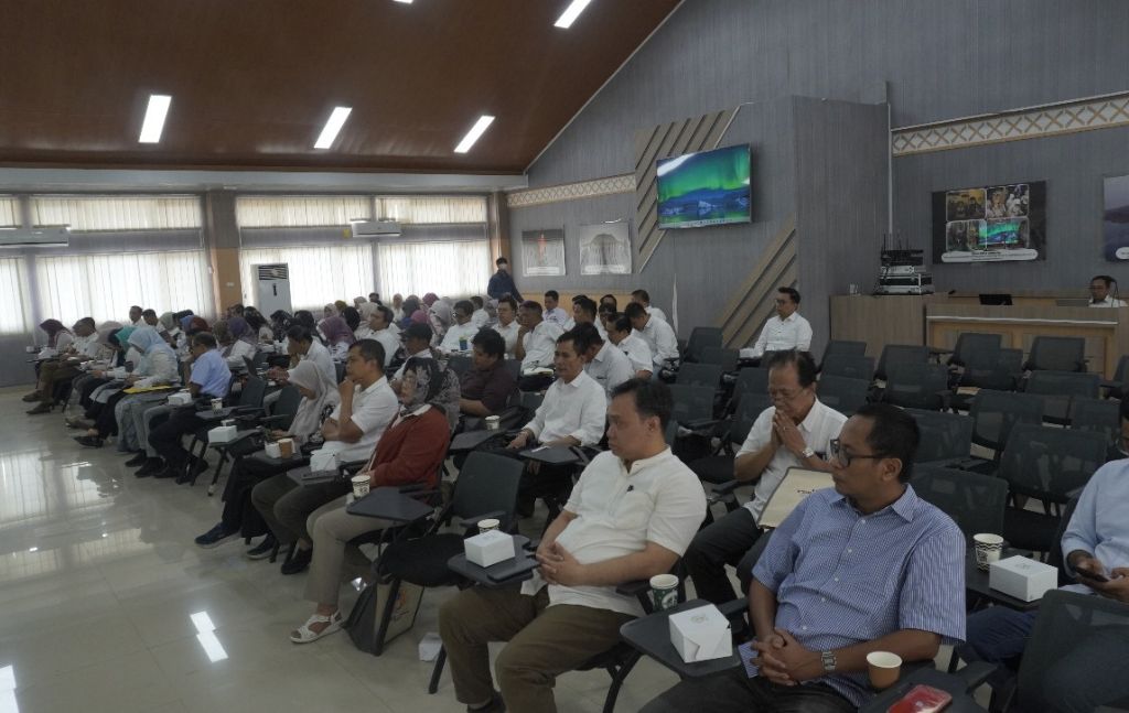FISIP Unila Adakan Rapat Dosen Sambut Semester Genap 2024-2025-