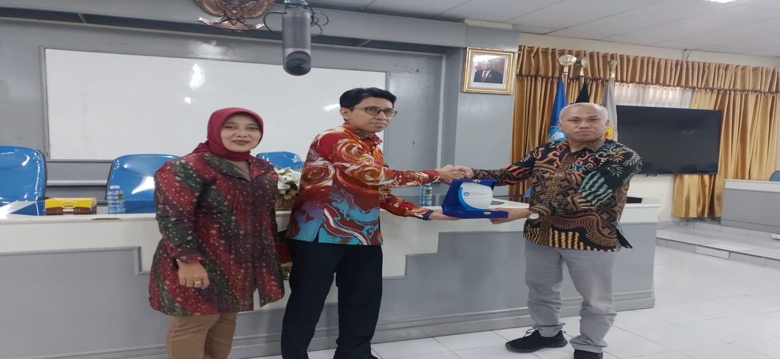 Tim-ZI-WBK-FISIP-Unila-lakukan-Benchmark-ke-FT-UGM-dan-FEB-UPN-Veteran-Yogjakarta7