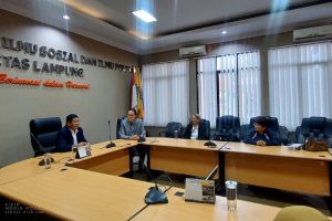 Read more about the article FISIP Unila Kian Mendunia: Kuliah Tamu Internasional Hadirkan Dua Pakar Zagreb, Perkuat Pilar Pendidikan Politik Berdampak