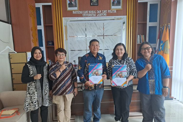 You are currently viewing FISIP UNILA Kian Menggema di Kancah Global! Perkuat Ekosistem “Kampus Berdampak” Melalui Kemitraan Strategis Tridharma dengan FISIP Atma Jaya Yogyakarta