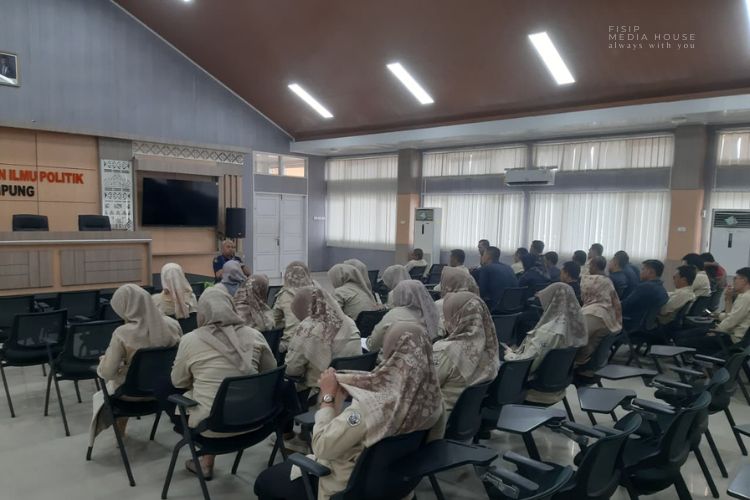 You are currently viewing FISIP Unila Gelar Briefing dan Evaluasi Kinerja Tendik Tahun 2025