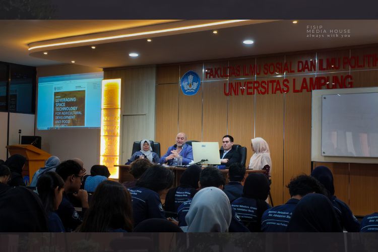 Read more about the article Akademisi University of Seville Bahas Hukum Ruang Angkasa dan Ketahanan Pangan di FISIP