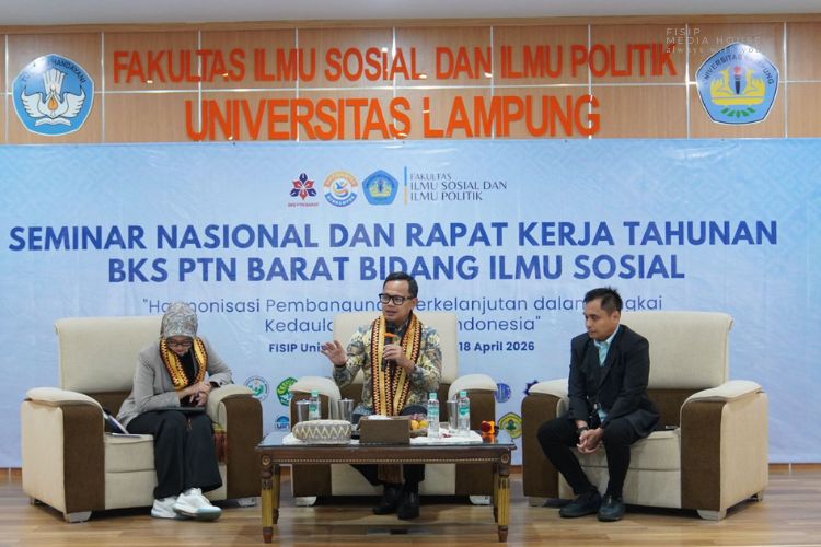 You are currently viewing Wamendagri Bima Arya dan Wagub Jihan Soroti Tantangan Pembangunan di Seminar BKS PTN Barat