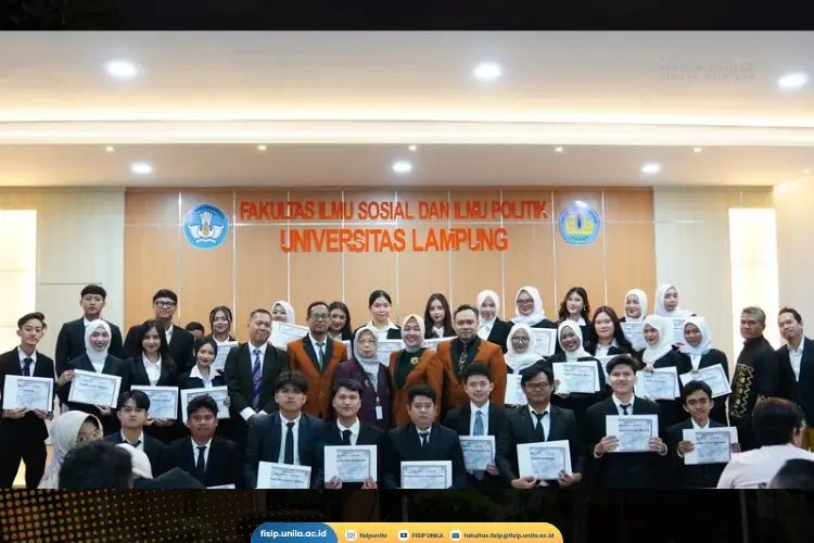 Read more about the article 196 Mahasiswa FISIP Unila Resmi Ikuti Yudisium Periode Juli 2025/2026