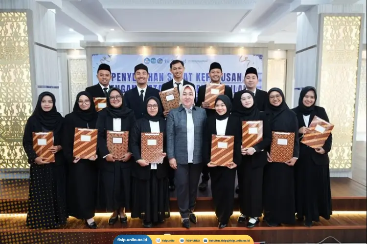 Read more about the article Tiga Belas Dosen FISIP Unila Resmi Ucapkan Sumpah Pegawai Negeri Sipil