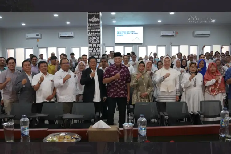 You are currently viewing FISIP Unila Gelar Rapat Evaluasi Semester dan Melepas Dua Tokoh Akademisi Senior Berpengaruh